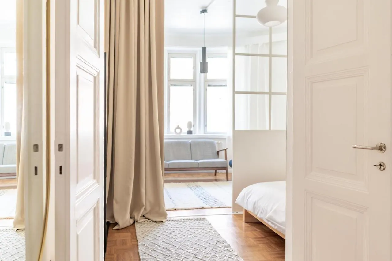 Tilava Ja Valoisa Asunto Kallion Ytimessa Apartment Helsinki